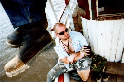 al_on boat02.jpg 37505 bytes